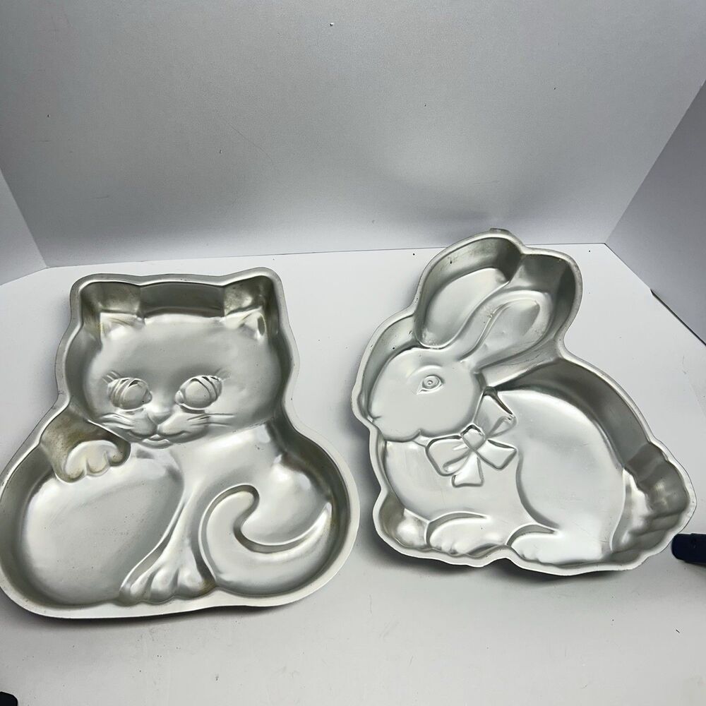 Lot of 2 Vintage Wilton Aluminum Cake Pans Kitten 1979 & Easter Bunny 1986 Molds